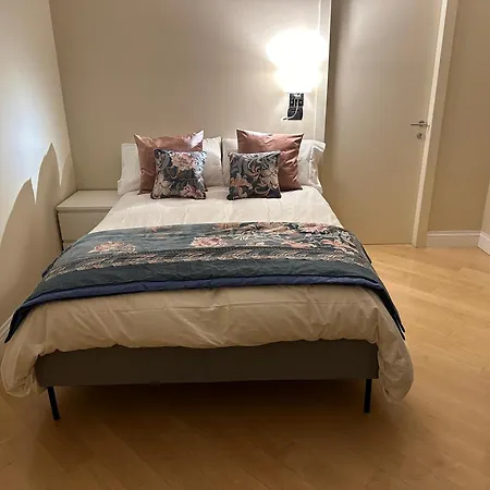 Paola Center , Luxury House In Town Centre アパート バーリ