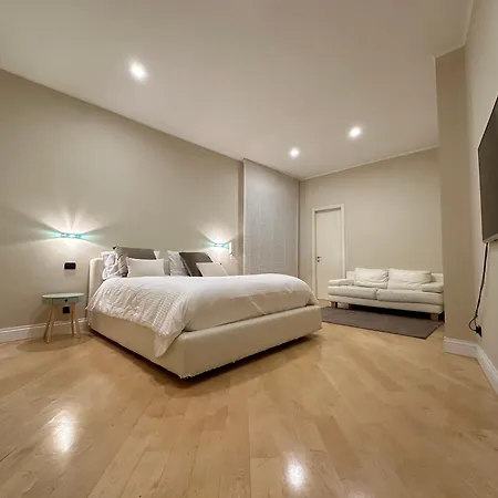 Paola Center , Luxury House In Town Centre Апартаменты *