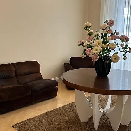 Paola Center , Luxury House In Town Centre